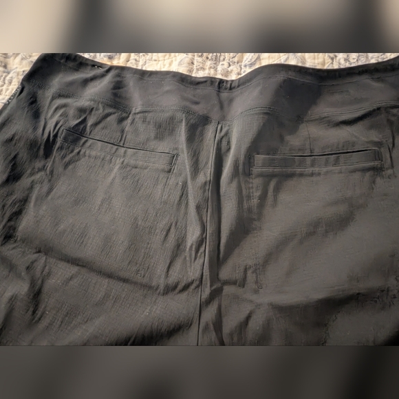 Athleta Shorts Trekkie North Women's 20 Black Hiking Outdoor Travel Athleisure - Picture 6 of 8